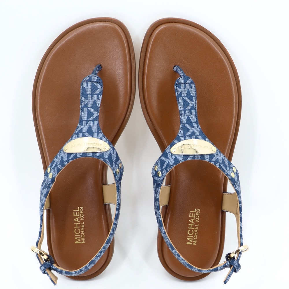 New in Box Michael Kors 7 Signature MK Logo Plate Thong Sandals Denim